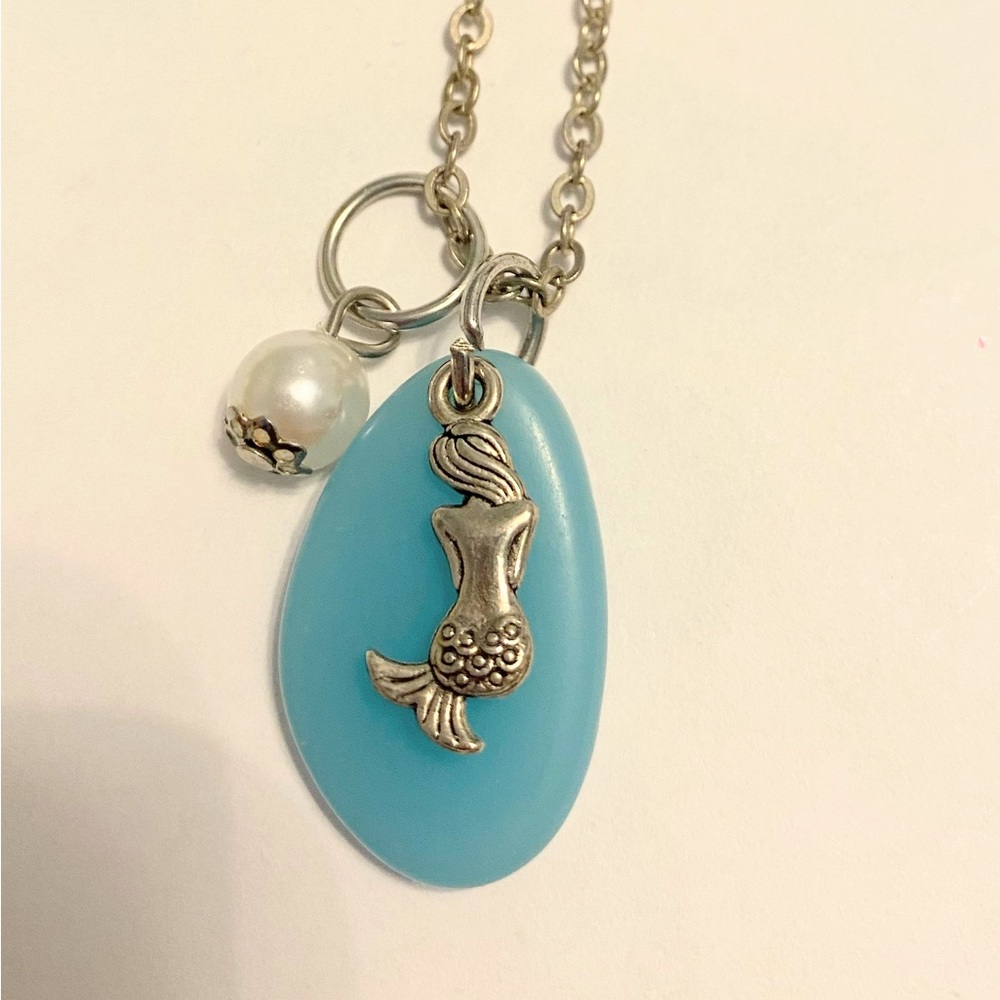 Chic Silver Mermaid Necklace with Blue Pendant